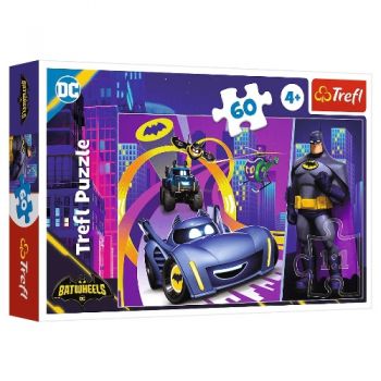 пазли Trefl   60 елем. Бетмен і його автомобілі  17400