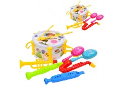 музичні інструменти барабан 18см., 2 палички, дудки, маракаси, в кул. 27х30х9см....